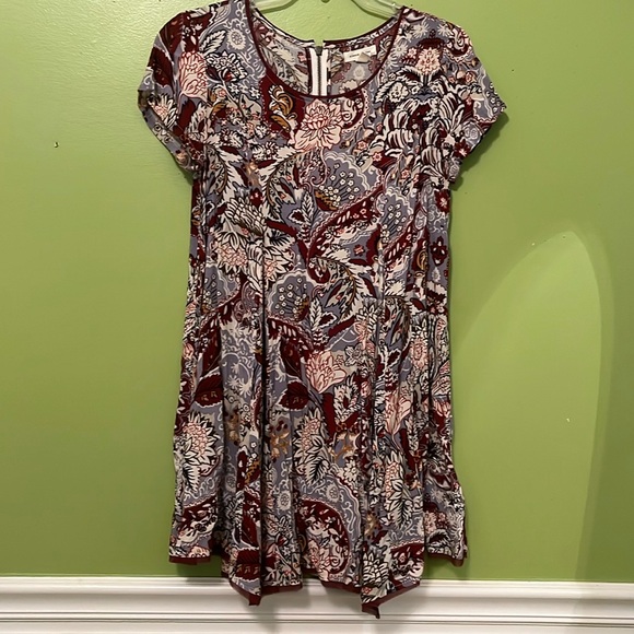 silence + noise Dresses & Skirts - EUC Silence + Noise Floral Dress